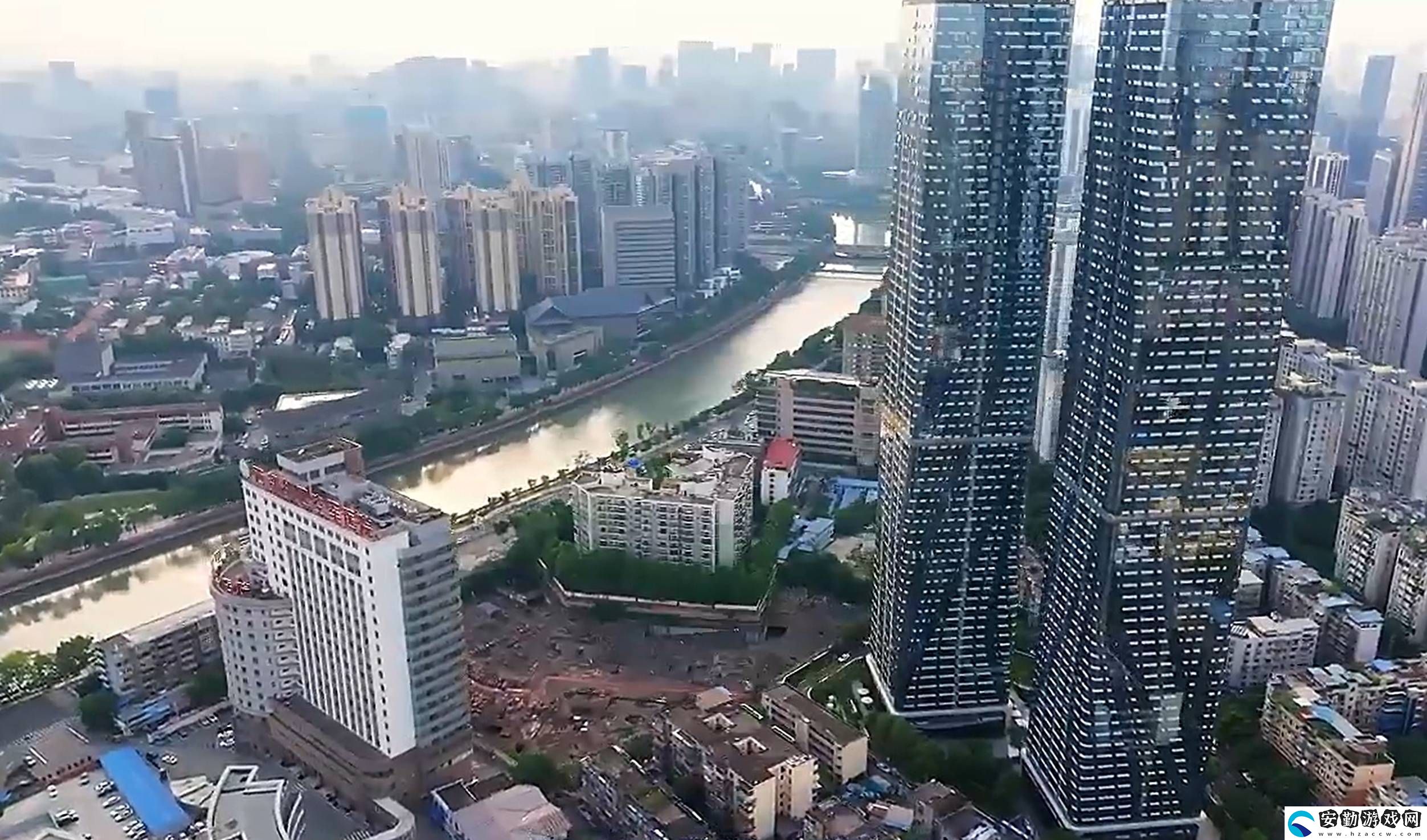 成都黃金地塊重生！新希望地產(chǎn)8億競得爛尾8年范思哲公寓